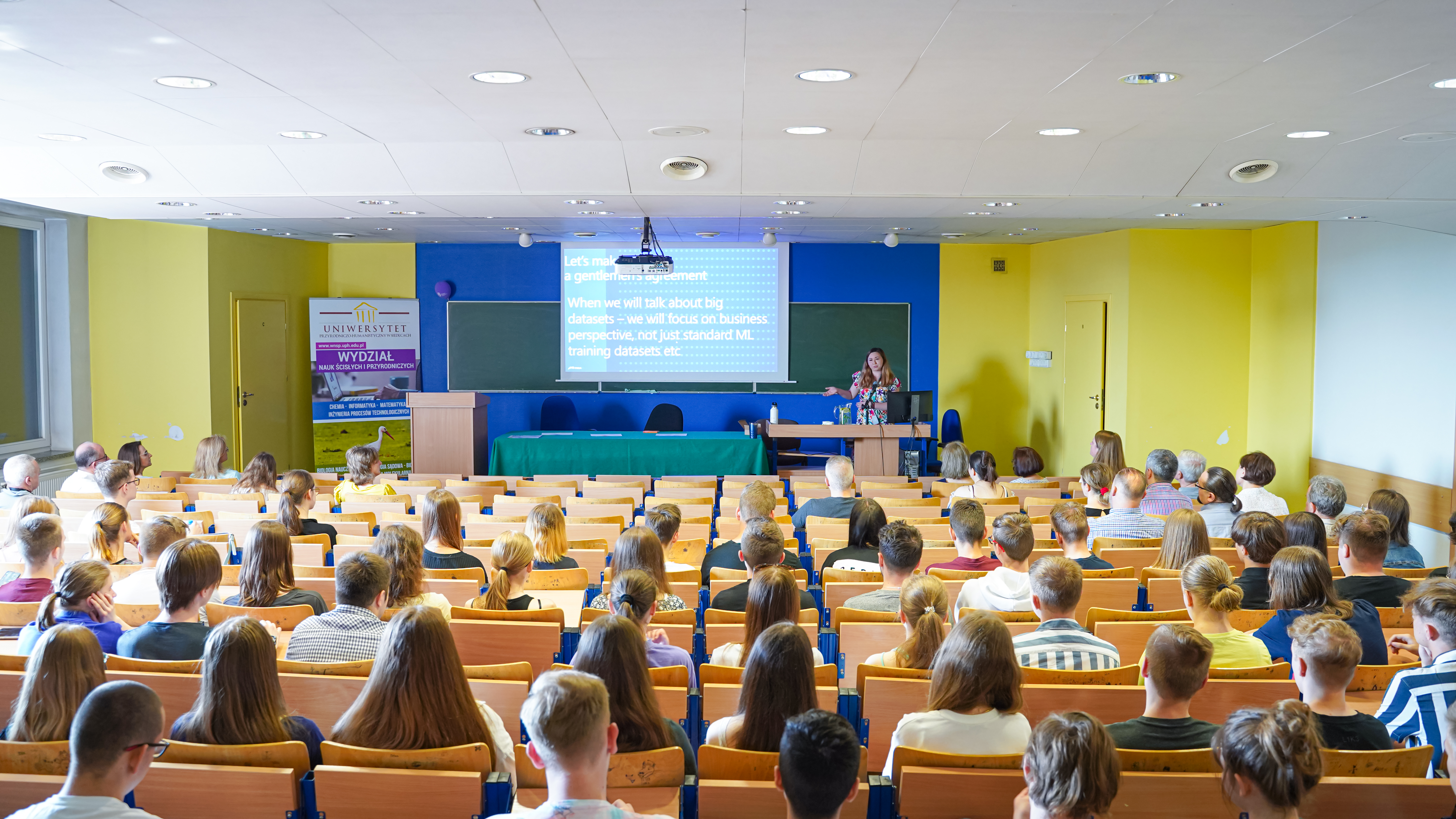 Zdjęcie przedstawiające uczestników spotkania